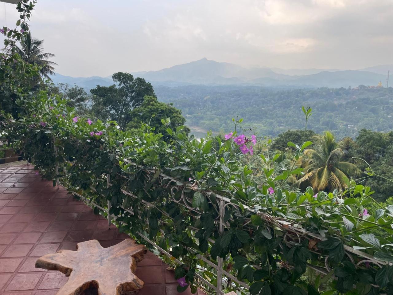 Kandy Gem Inn Blue Hotel Bagian luar foto
