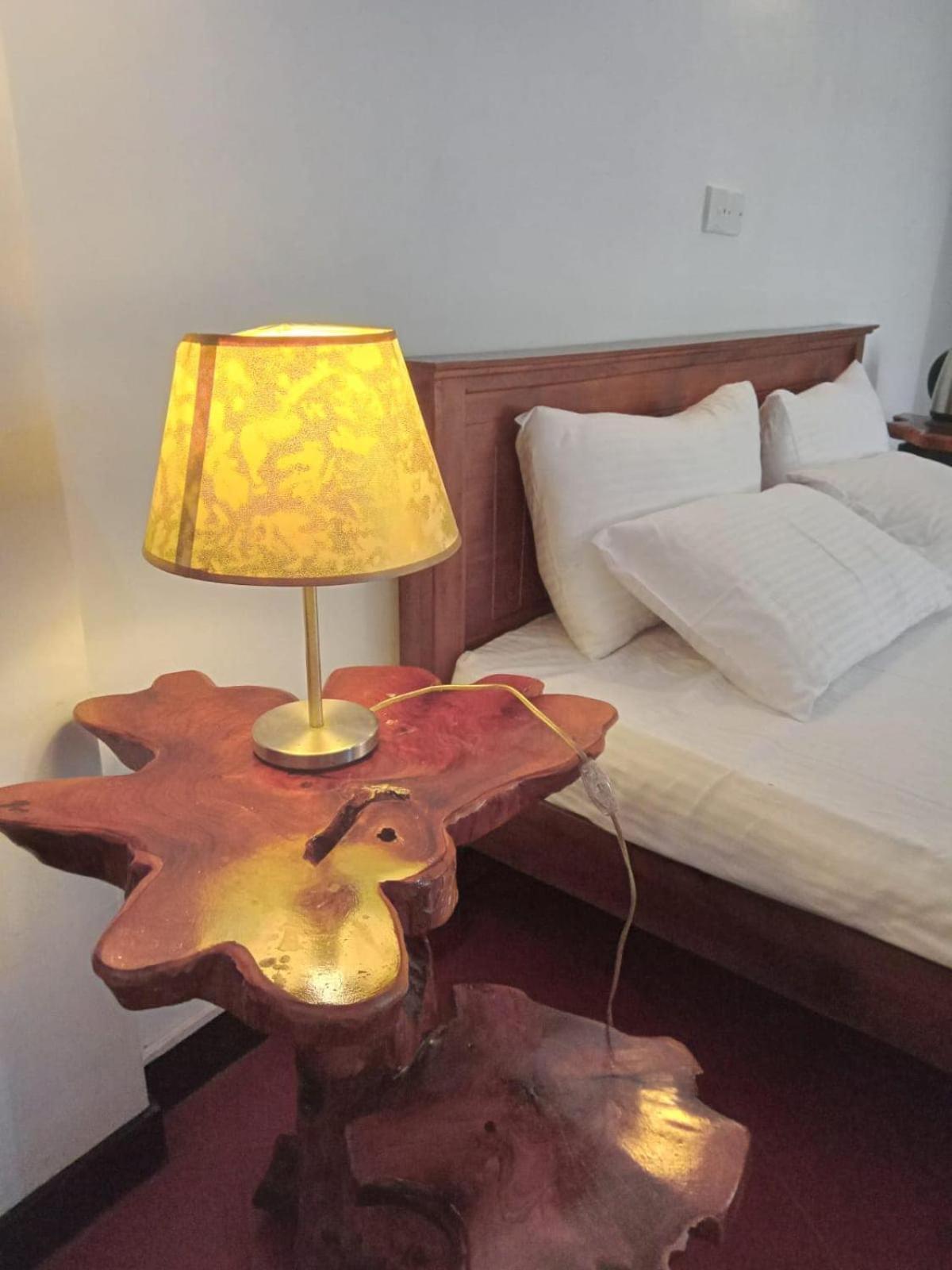 Kandy Gem Inn Blue Hotel Bagian luar foto
