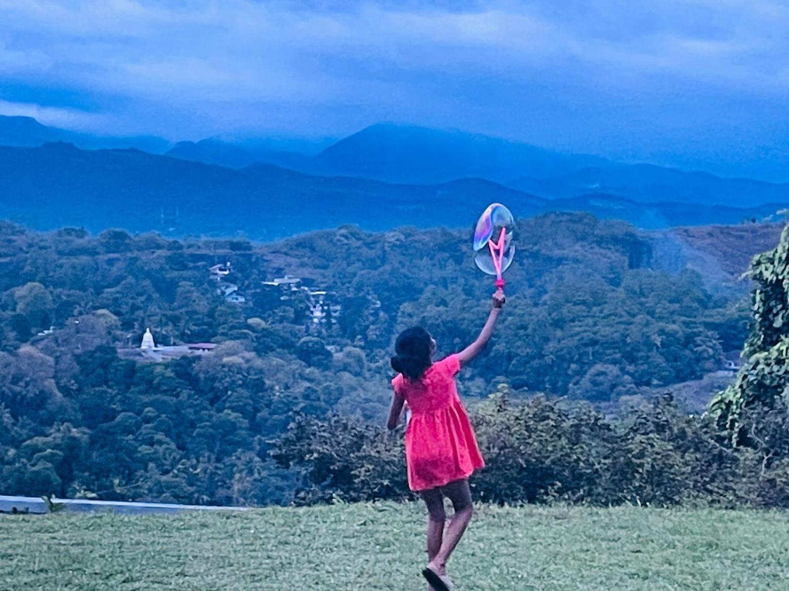Kandy Gem Inn Blue Hotel Bagian luar foto