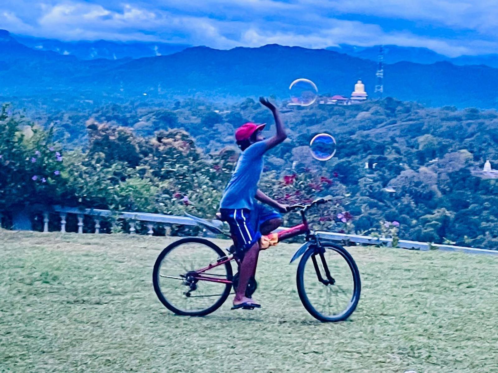 Kandy Gem Inn Blue Hotel Bagian luar foto